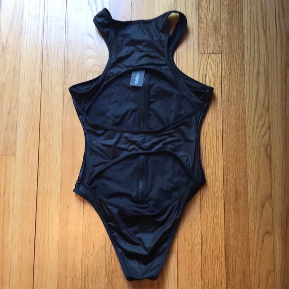 NWT T-VK One piece swim suit. Black/floral, M - Picture 7 of 8